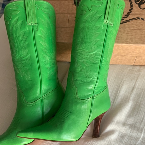 Vibrant Apple Green Charlie Horse Leather Heeled Boots - Picture 9 of 12